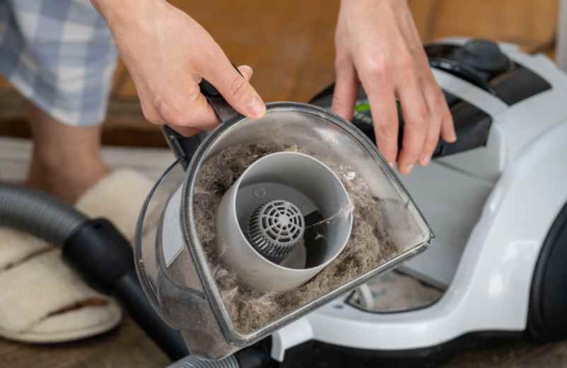 La puissance d’aspiration s’adapte à toutes les surfaces La puissance d’aspiration s’adapte à toutes les surfaces